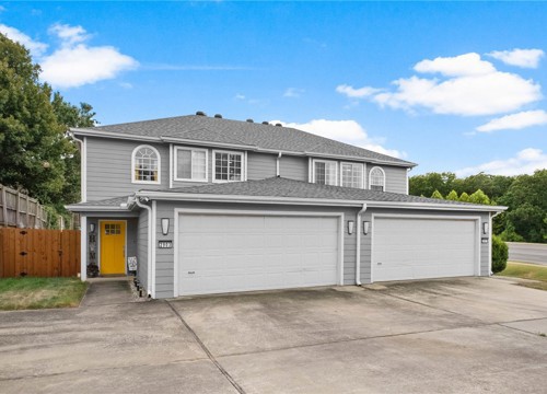 2901  2903 E Sterling Court, Fayetteville AR