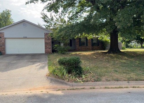 1582 N Stable Avenue, Fayetteville AR