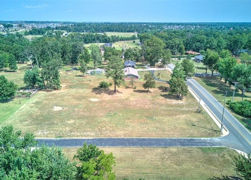 1706 S Osage Road, Rogers AR