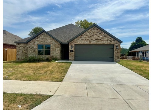 4596 W Triangle Street, Fayetteville AR