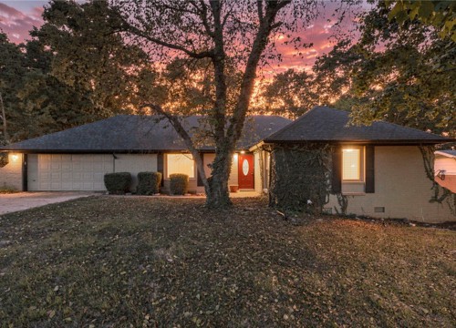 939 E Oaks Manor Drive, Fayetteville AR
