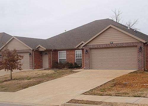 884 Oakwood Court, Centerton AR
