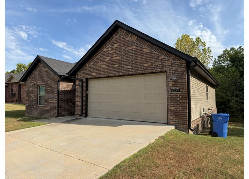 1983 E Peppervine Drive, Fayetteville AR
