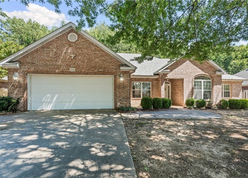 2834 N Quail Creek Drive, Fayetteville AR