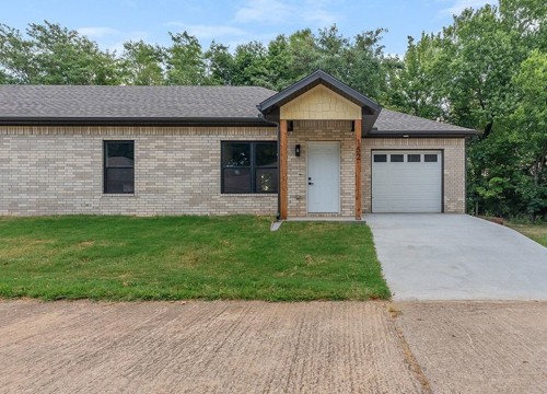 152 W Hill Street, Farmington AR