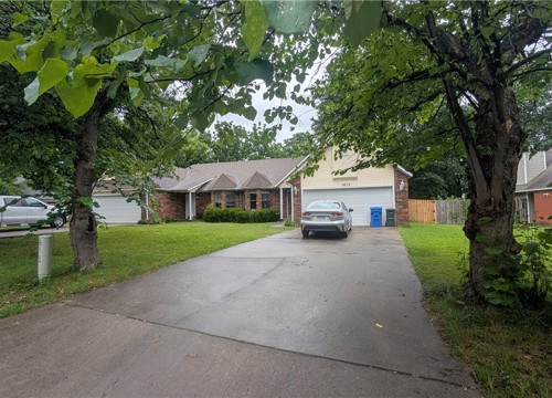 2046 E Farr Lane, Fayetteville AR