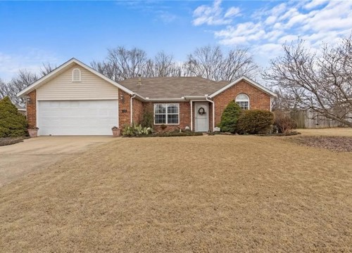 1286 Hackberry Place, Elkins AR