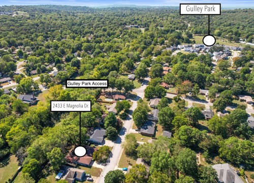 2433 E Magnolia Drive, Fayetteville AR
