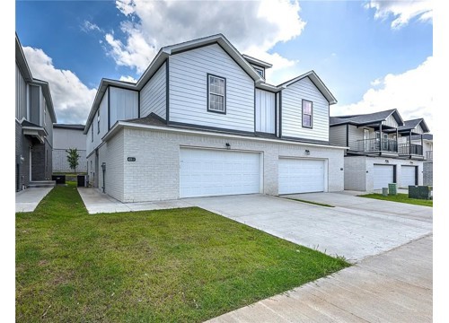 4211 W Santa Fe Square 2, Fayetteville AR