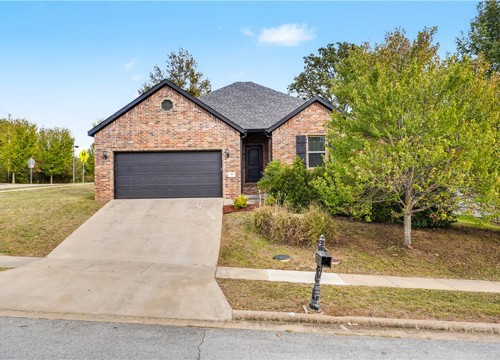 108 S Woodsprings Drive, Fayetteville AR