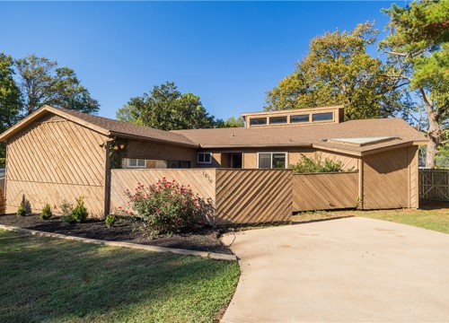 1818 W Ora Drive, Fayetteville AR